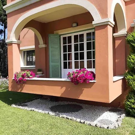 Armonia House Village *